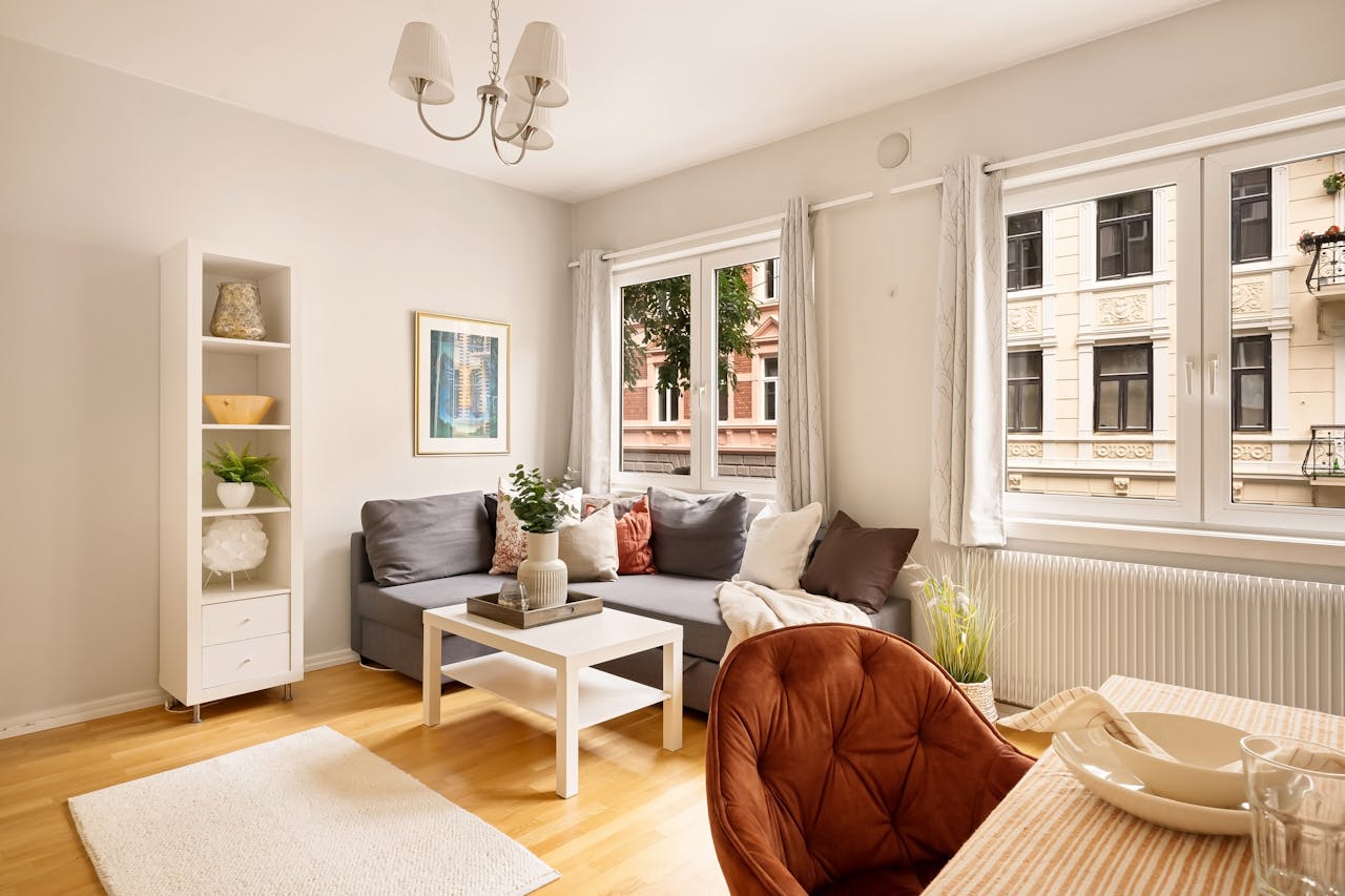 Wohnung möbliert vermieten: Miethöhe, Steuern und Mietvertrag erklärt